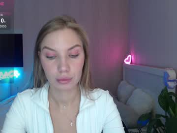 Hi my name is katie goal pull my suit down and show tit